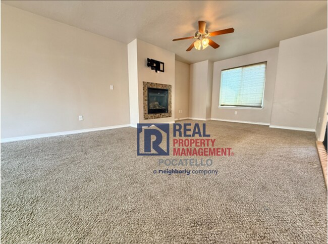 Building Photo - Beautiful 3 Bedroom 2.5 Bathroom Home For Rent