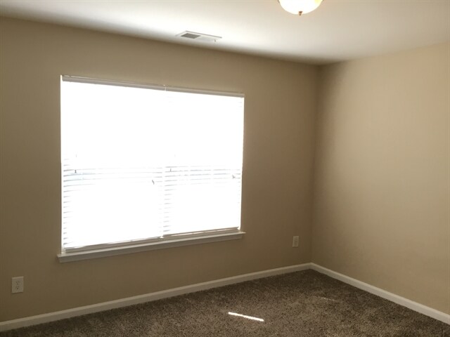 Building Photo - 107 Rosemont Ln