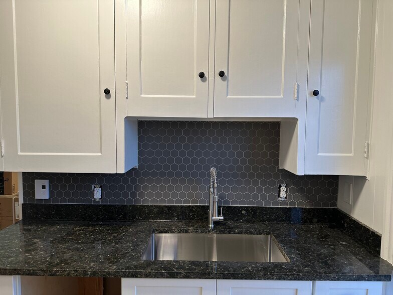 Kitchen - 10 Garden St