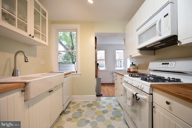 Building Photo - 1406 Lovering Ave