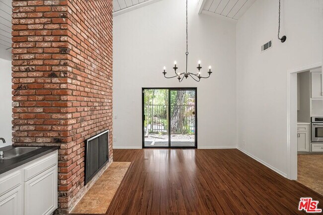 Building Photo - 2952 Bottlebrush Dr
