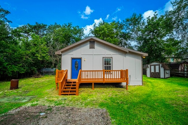 Building Photo - 11579 Persimmon St