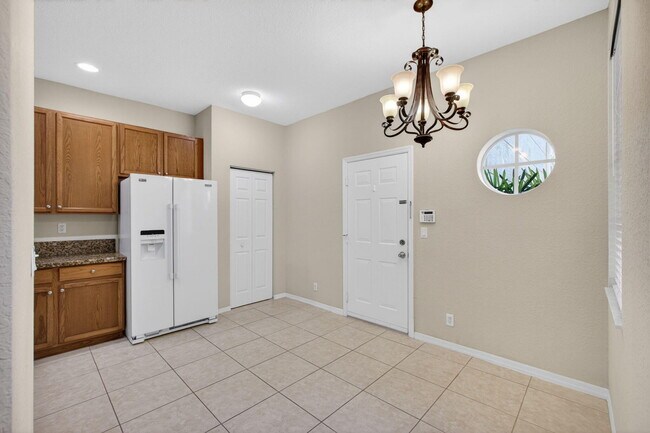 Building Photo - 4991 Bonsai Cir