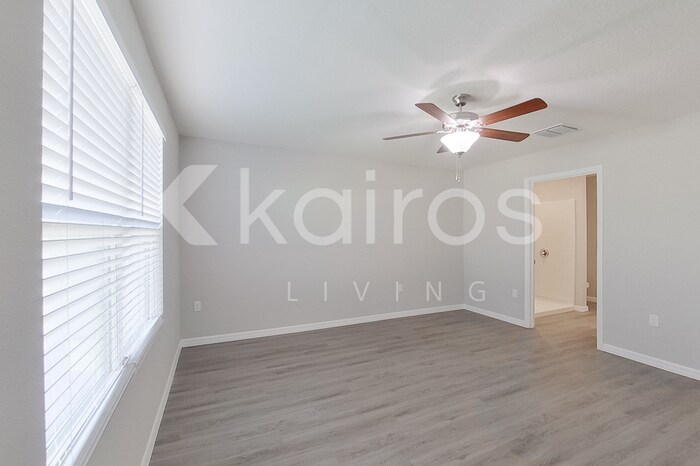 Building Photo - 8731 SW 44th Ct