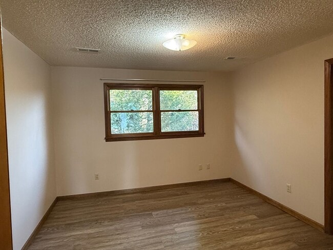 Building Photo - 404 W Jackson Blvd