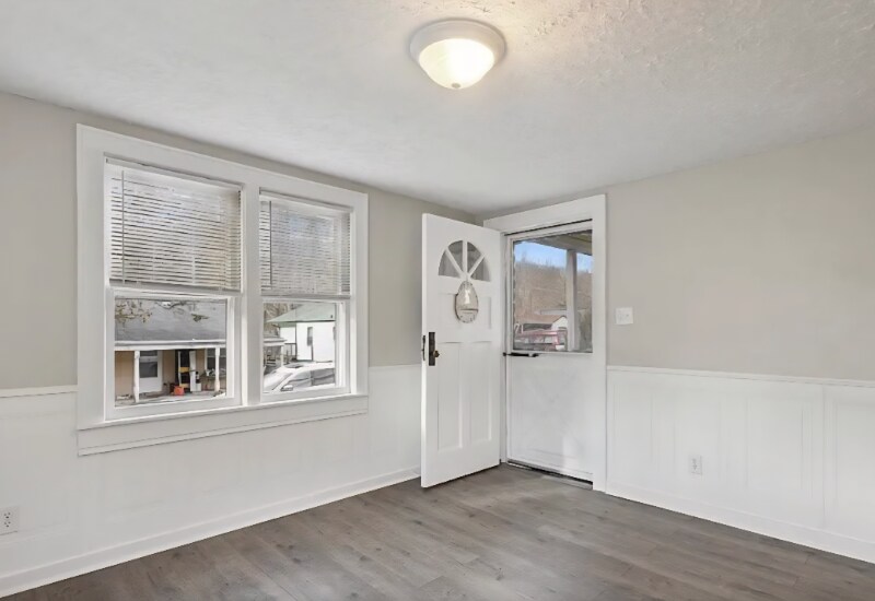 Building Photo - 2914 Bay St