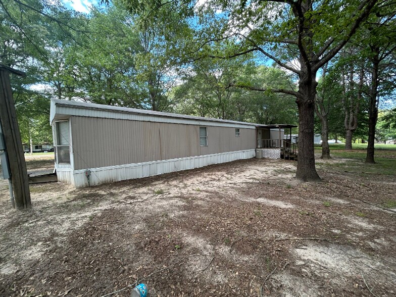 Building Photo - 1096 Clara Ln