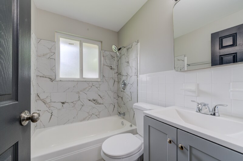 Building Photo - 4063 Esseldale Dr