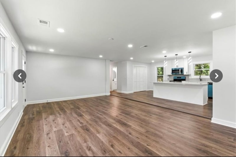 Building Photo - 4274 Pineview Dr