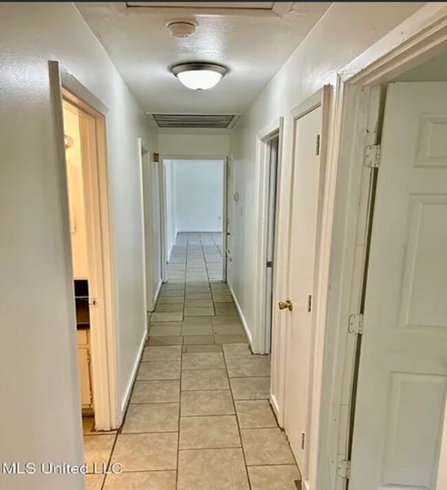 Building Photo - Gulfport 3 Bedroom