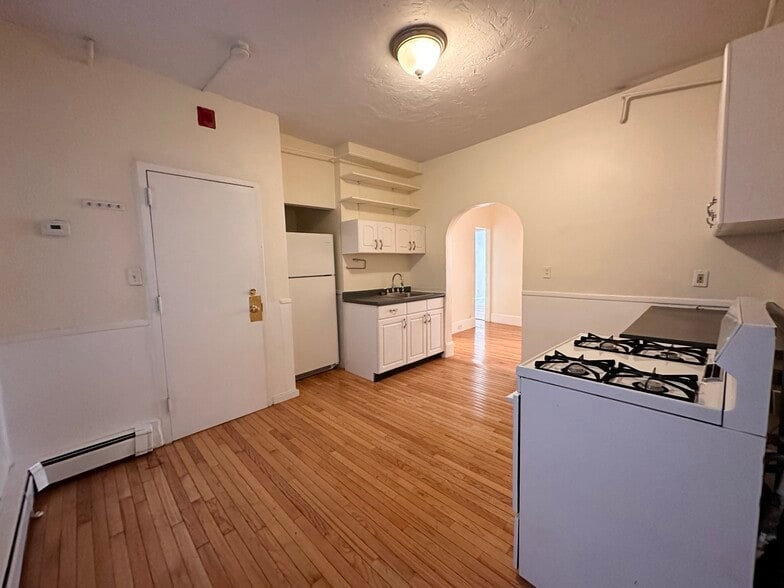 Building Photo - 50 Prince St