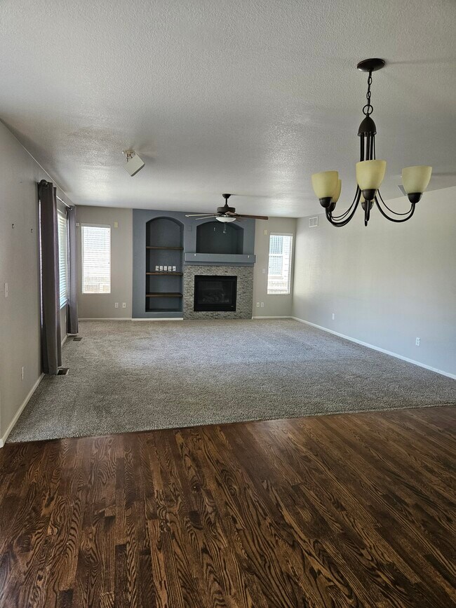 Building Photo - 2353 Aral Dr