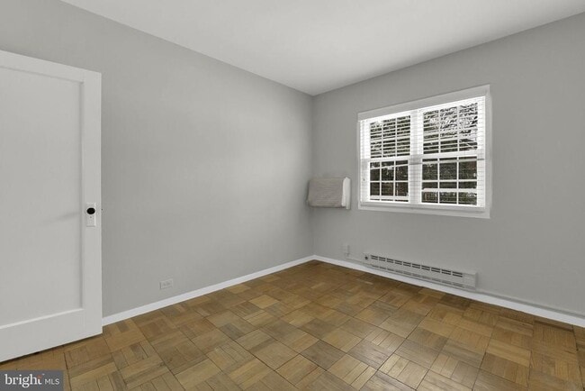 Building Photo - 1400 Martha Custis Dr