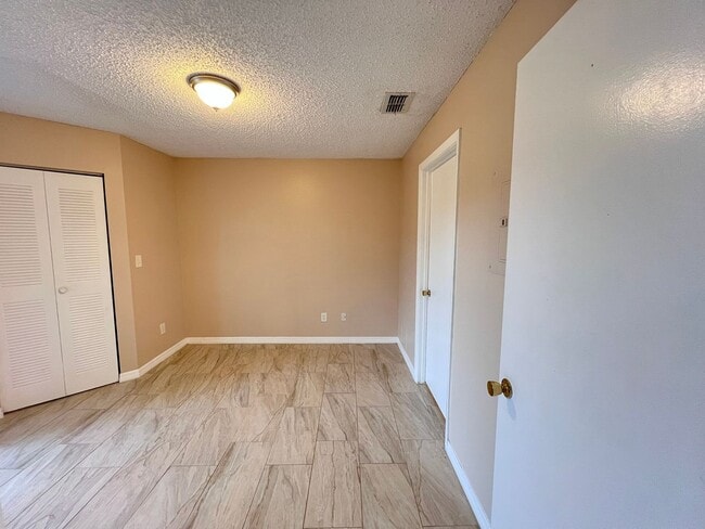 Building Photo - Lake Mary - Condo