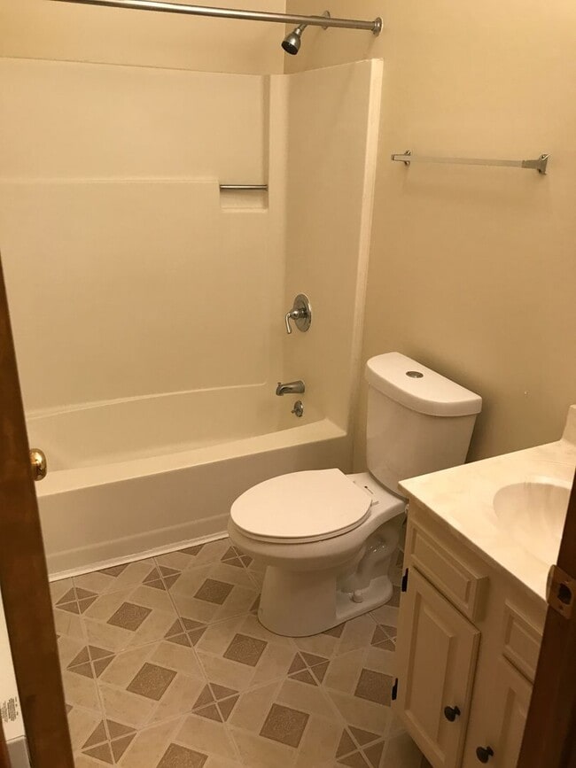 Building Photo - Nice State College townhouse available early August!