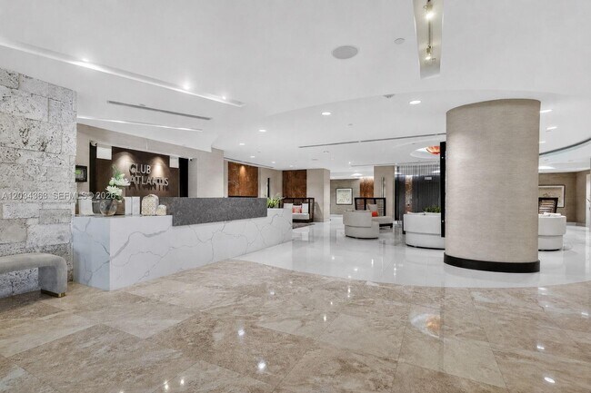 Building Photo - 2555 Collins Ave