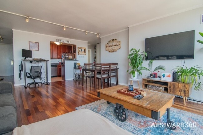 Building Photo - 1636 N Wells-2807