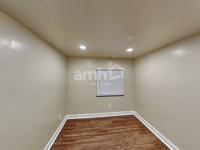Building Photo - 4437 N Morgan Way
