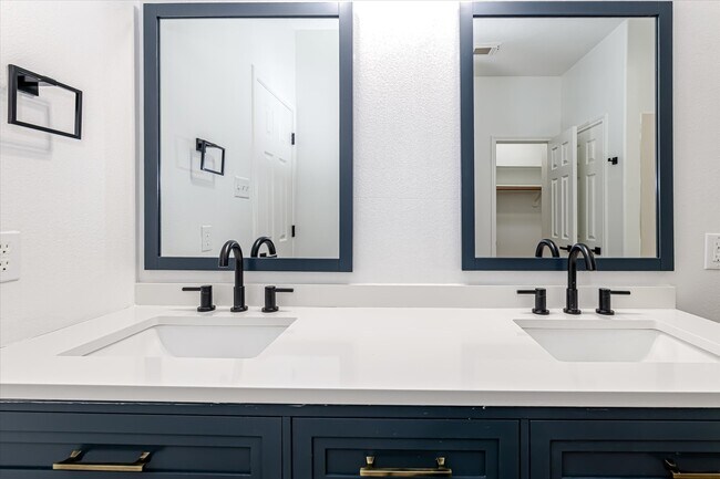 Building Photo - 150 S Star Ridge Cir
