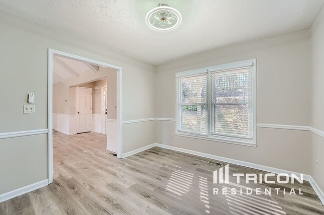 Building Photo - 1366 Oleander Dr SW