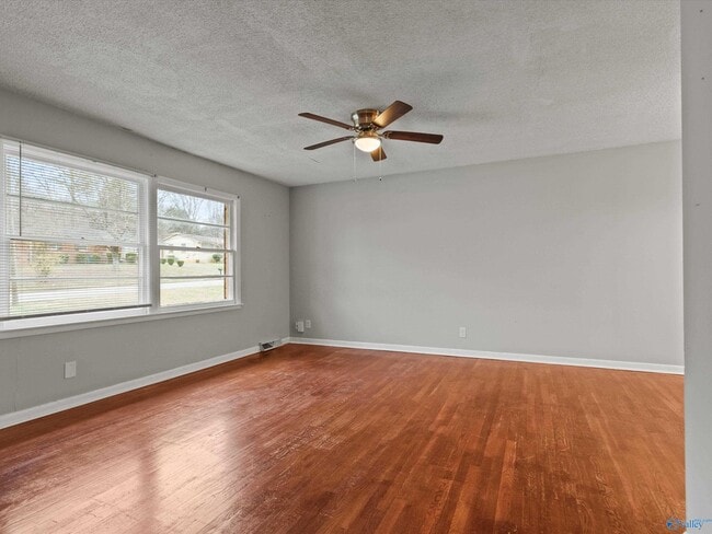 Building Photo - 3912 NW Neptune Dr