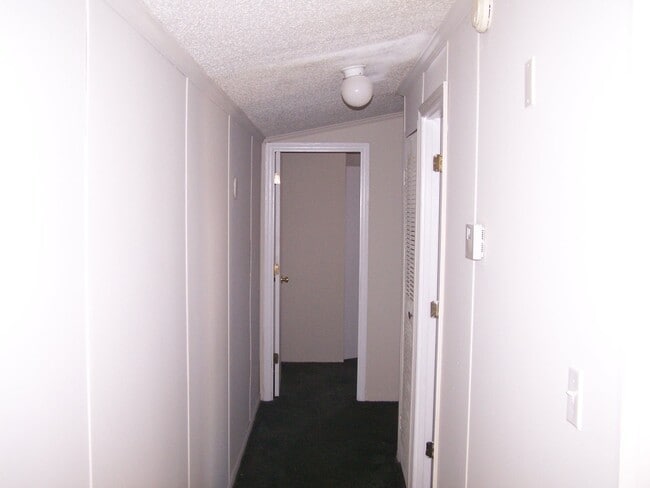 Building Photo - 143 Jordyn Layne Dr