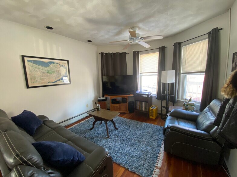 Building Photo - 58 Mansfield St