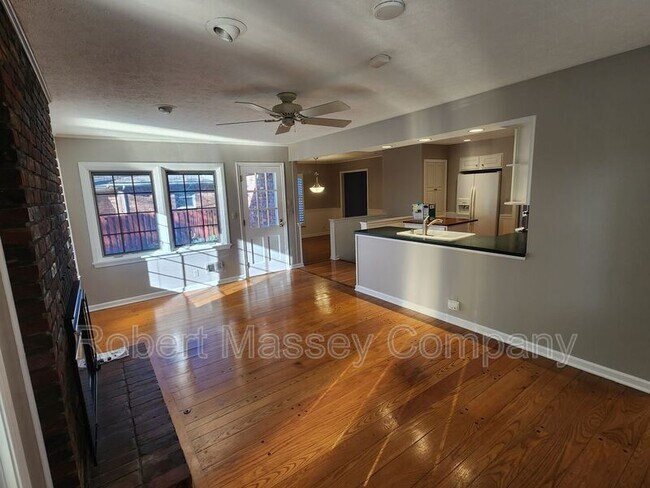 Building Photo - 2428 Merriwood Dr