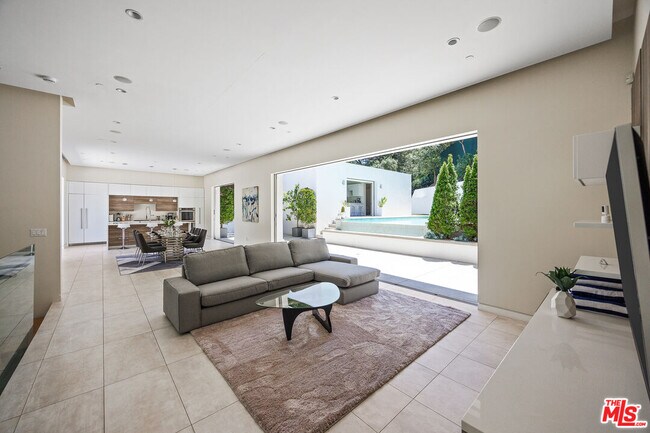 Building Photo - 3542 Knobhill Dr