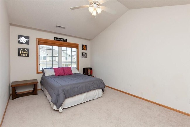 Building Photo - 946 Red Hawk Way SE