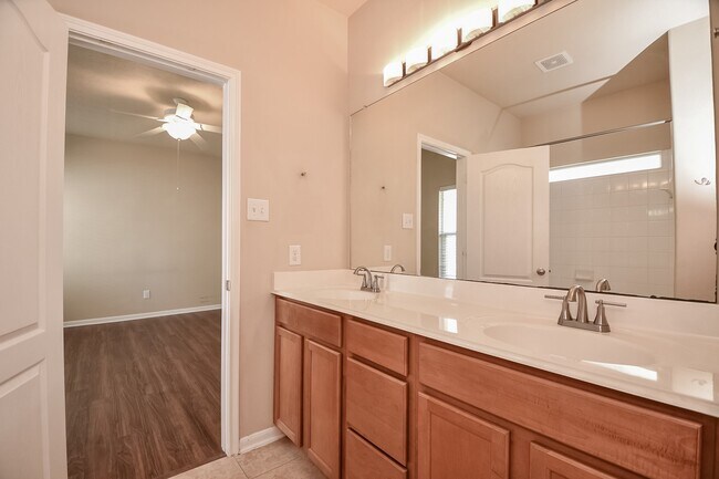 Building Photo - 22418 Lavaca Ranch Ln