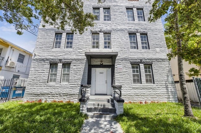 Primary Photo - 1563 SW 2nd St