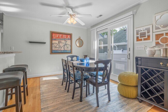 Building Photo - North End