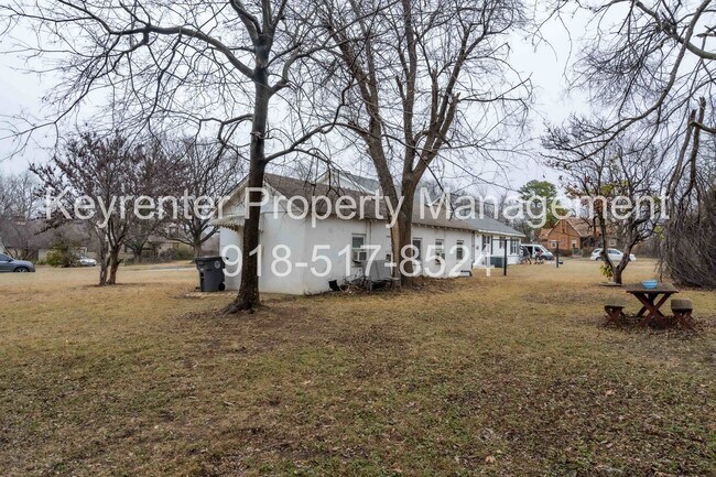 Building Photo - S Joplin Ave Triplex