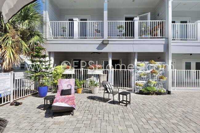 Building Photo - 100 Beach Dr