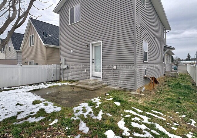 Building Photo - 1425 E Seleta Ln