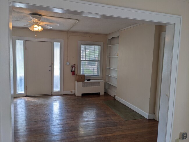 Building Photo - 1300 Rockhurst Rd