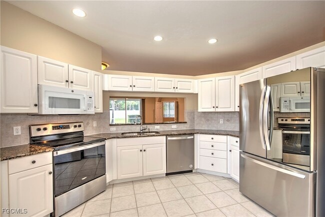 Building Photo - 13628 Gulfbreeze St