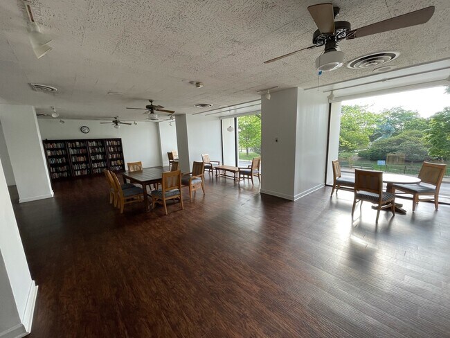 Building Photo - 3200 N Lake Shore Dr