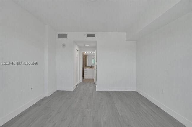 Building Photo - 140 S Dixie Hwy
