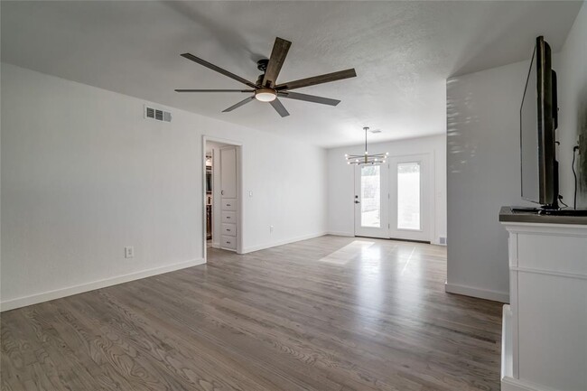 Building Photo - 1409 S Blvd