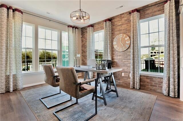 Building Photo - 2 Capital Trail Row