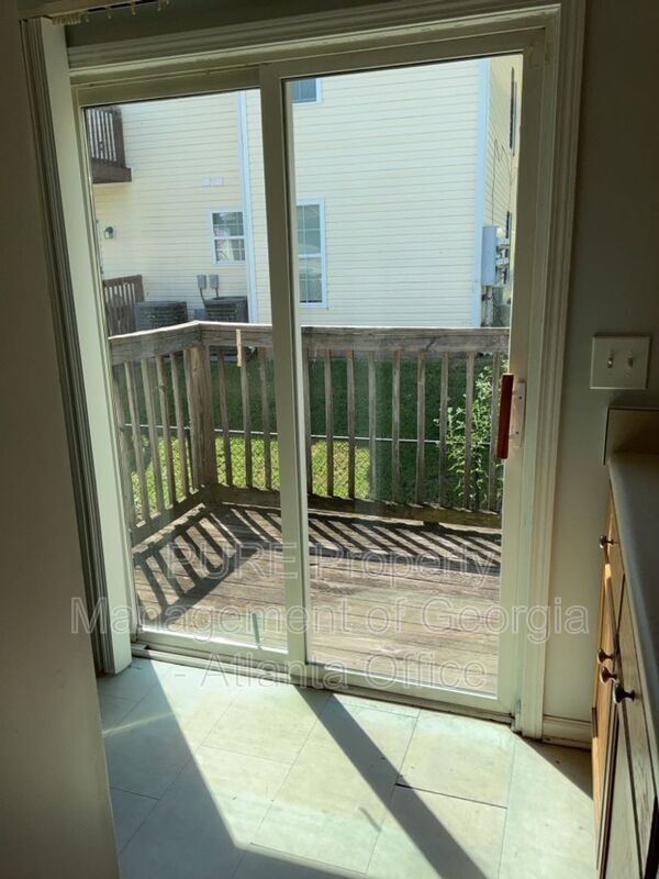 Building Photo - 1706-1706 Stonehaven Cir