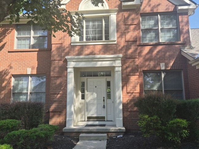 Building Photo - 6237 Muirloch Ct S