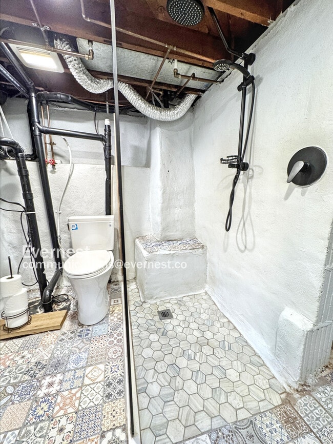 Building Photo - 4886 Osceola St