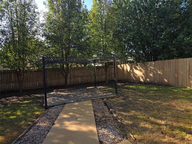 Building Photo - 137 Prairie Springs Cove