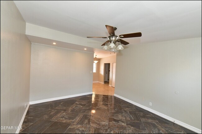 Building Photo - 9143 Matterhorn Dr