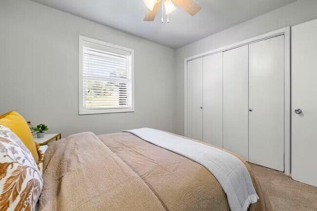 Building Photo - 15 Churchill Dr