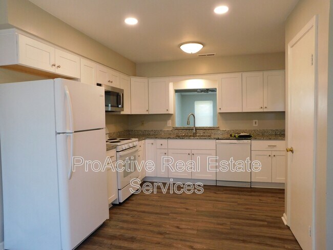 Building Photo - 1433 Drumheller Dr
