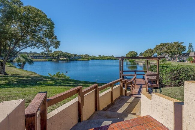 Building Photo - 4229 Stratford Dr